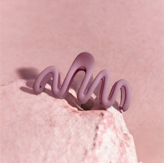 Wavy Claw Clip - Mauve